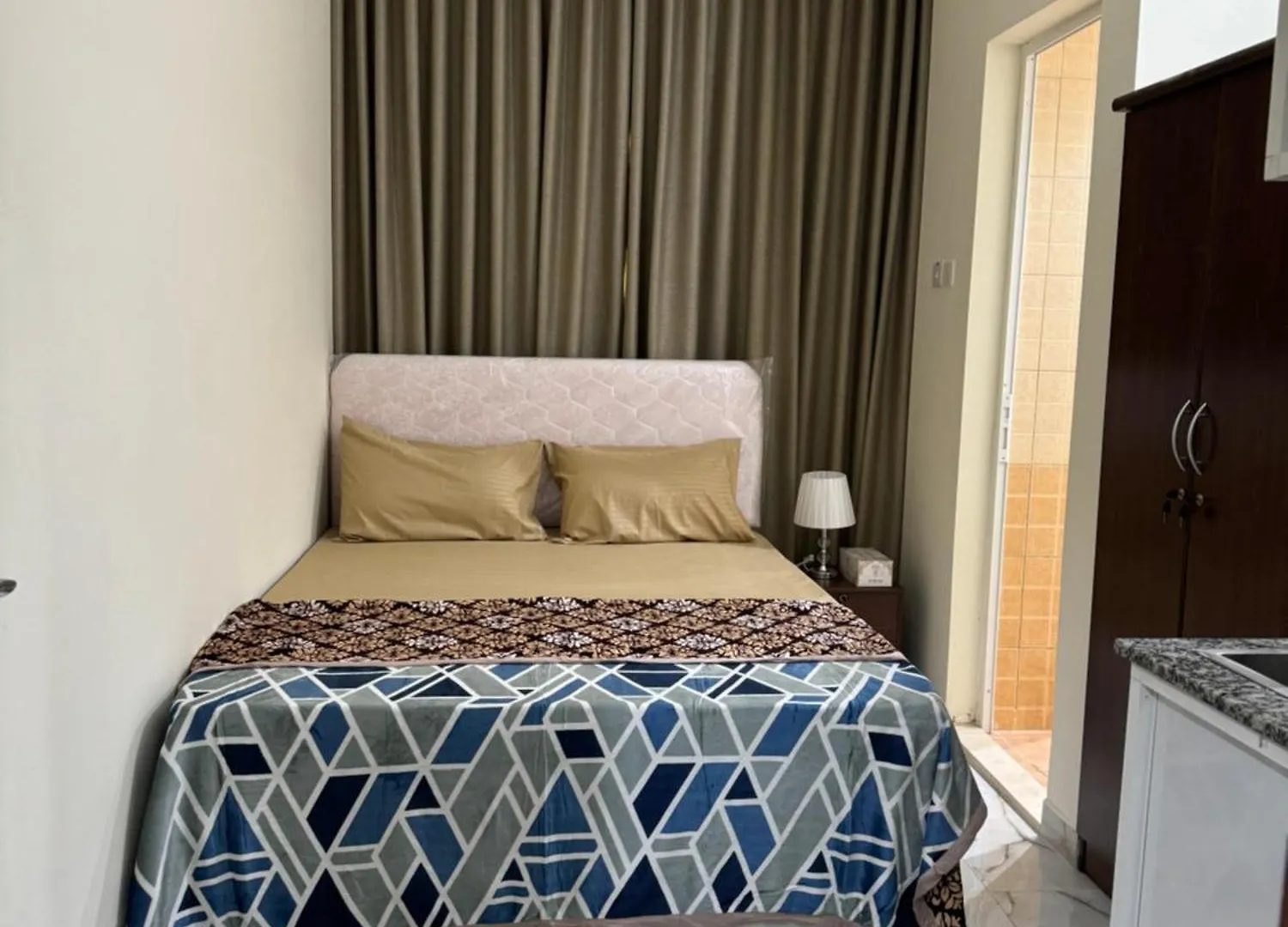 Brand New Independent Studio Apartments Near Union Metro Station Dubai Homestay